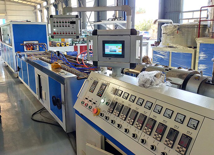 WPC/PVC扣板/墻板生產(chǎn)線